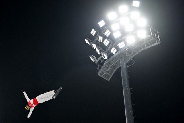 午夜激情免费视频